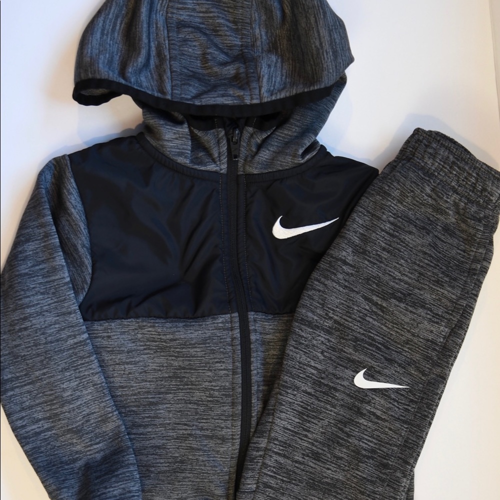 Boys Nike Hoodie and Joggers 3T